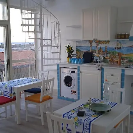 Donna Sicilia Apartment Giardini Naxos